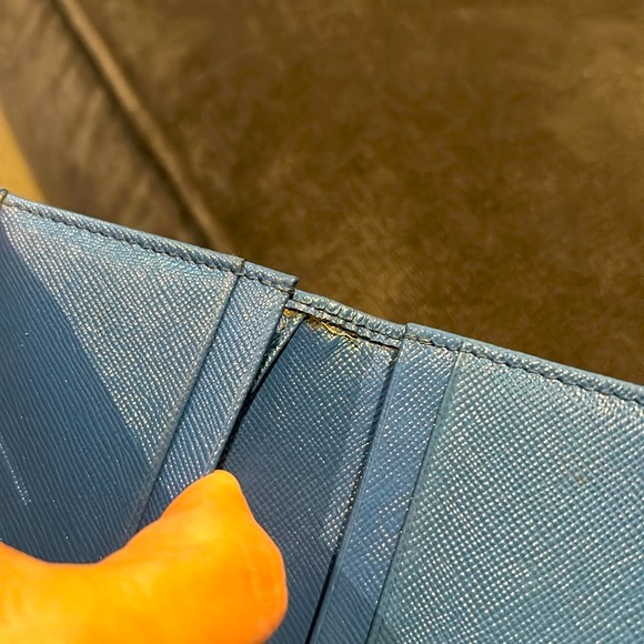 Certified Prada Saffino Leather Authentic Blue Vertical Card Holder 4x3 - Picture 11 of 11